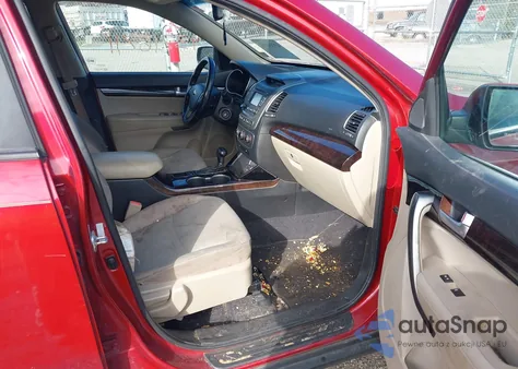 2014 Kia Sorento Lx z USA, uszkodzony, nr VIN 5XYKTCA68EG539598